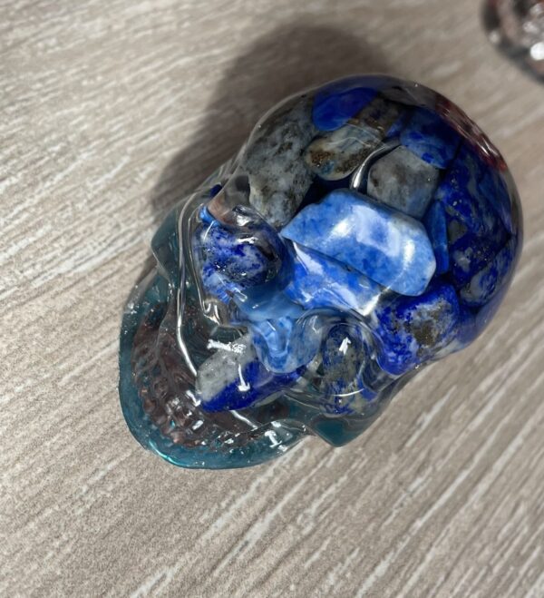 Création artisanale en résine -Skull Lapis Lazuli - Orgonite Marjo Rêve