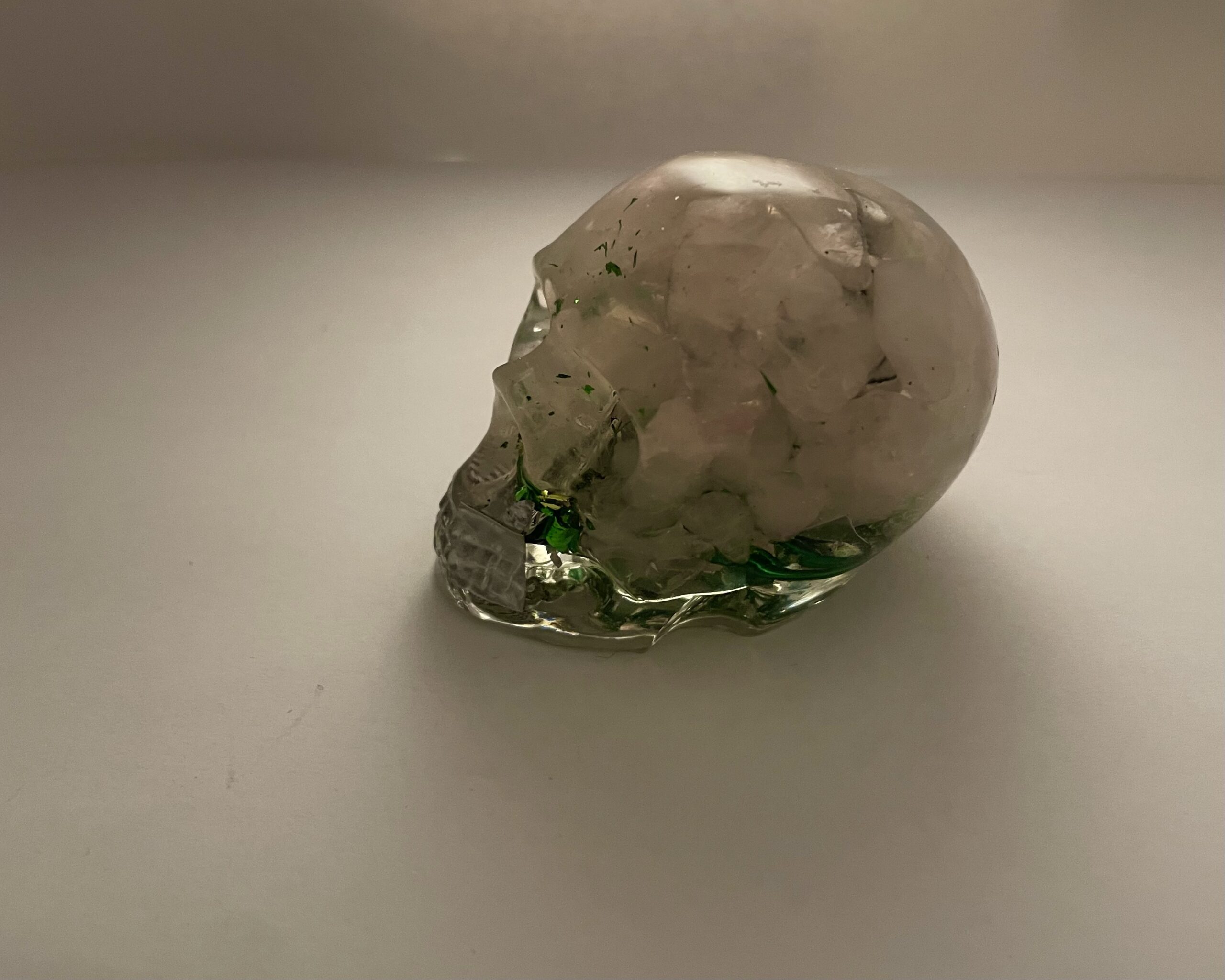 Création artisanale en résine -Skull Quartz rose- Orgonite MarjoRêve