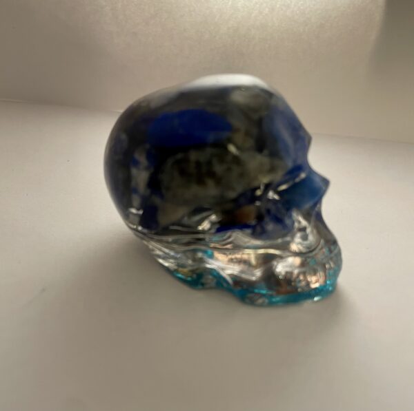 Création artisanale en résine - Skull Lapis Lazuli - Orgonite Marjo Rêve